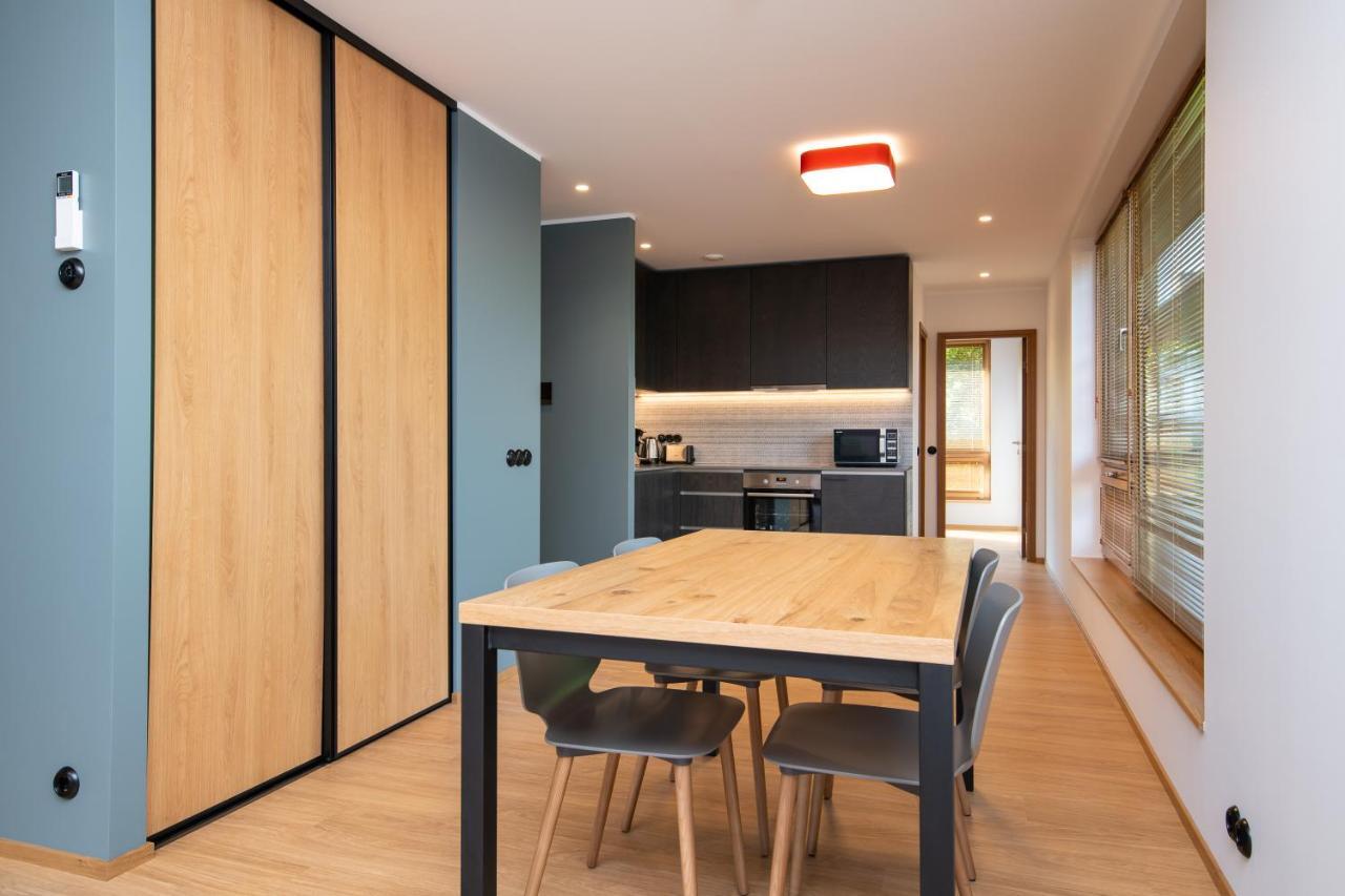 Self-check-in spacious 1 bedroom apartment with free parking Tallinn Buitenkant foto