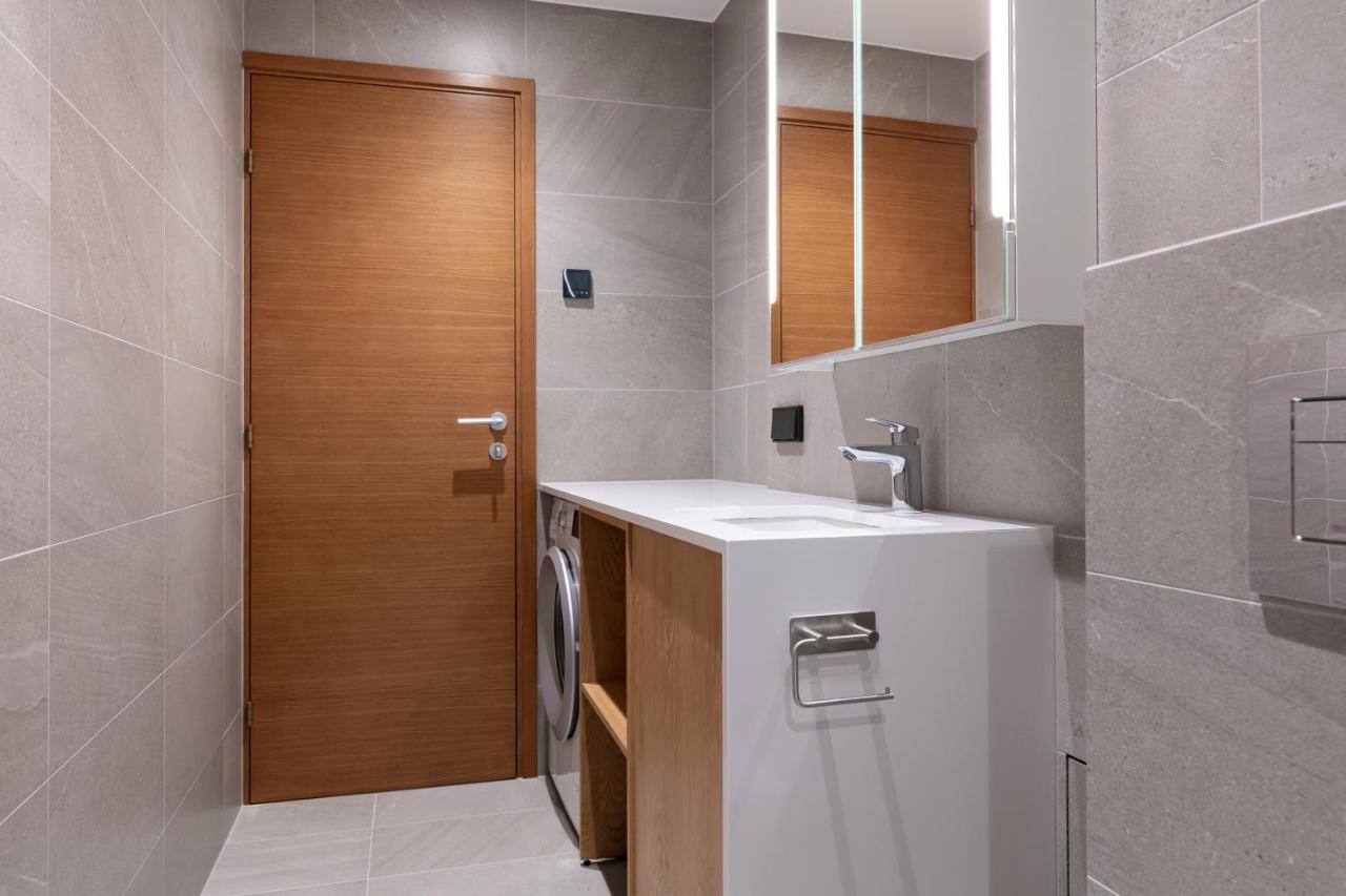Self-check-in spacious 1 bedroom apartment with free parking Tallinn Buitenkant foto