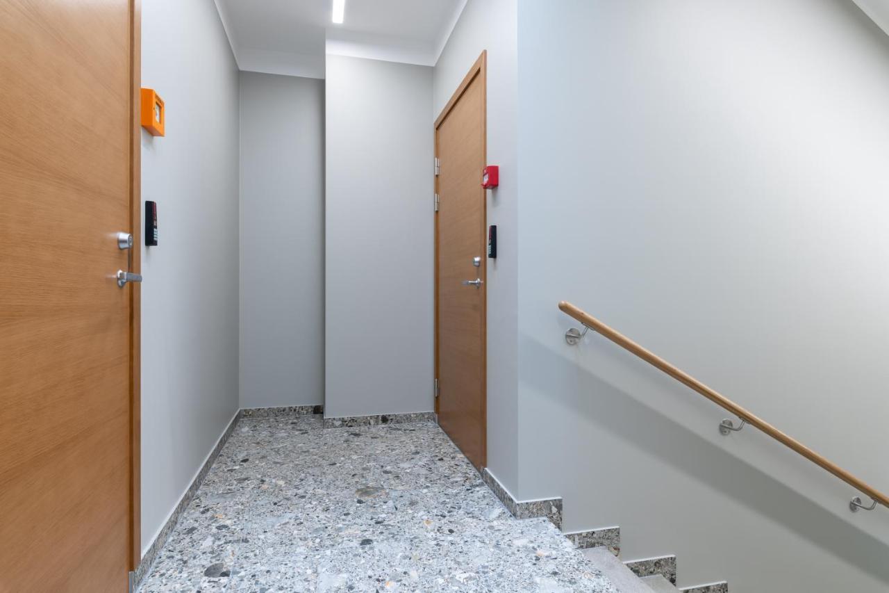 Self-check-in spacious 1 bedroom apartment with free parking Tallinn Buitenkant foto