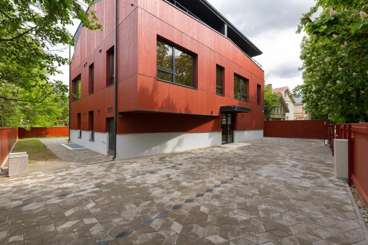 Self-check-in spacious 1 bedroom apartment with free parking Tallinn Buitenkant foto